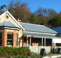 Emprades Petit Cafe - Geraldton Accommodation