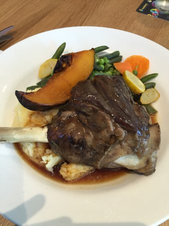 Bundaberg Services Club - Geraldton Accommodation 0