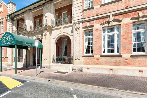 Quality Hotel Regent Rockhampton - Geraldton Accommodation 1