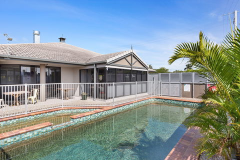 The Stirling Hotel Rockhampton - Geraldton Accommodation 1