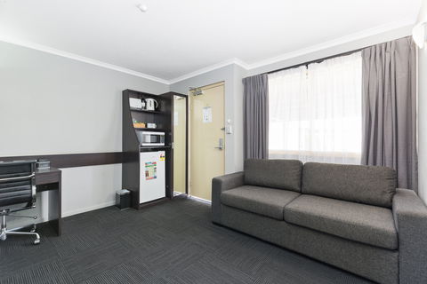 The Stirling Hotel Rockhampton - Geraldton Accommodation 8