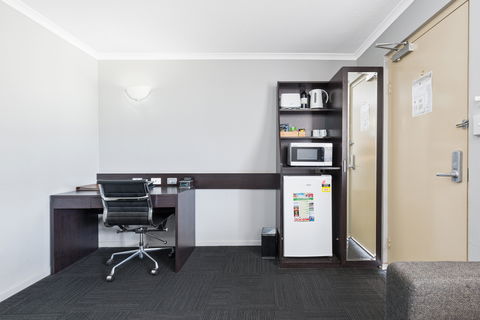 The Stirling Hotel Rockhampton - Geraldton Accommodation 9