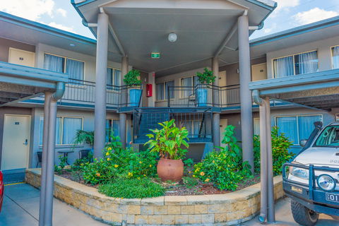 The Stirling Hotel Rockhampton - Geraldton Accommodation 10