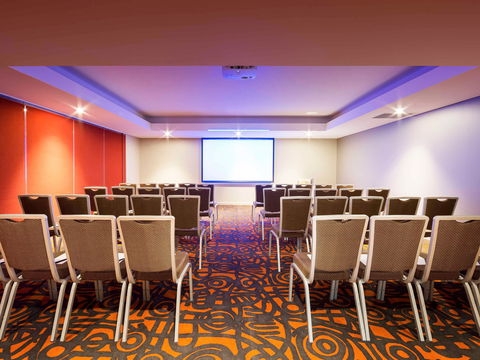 Novotel Canberra - Geraldton Accommodation 7