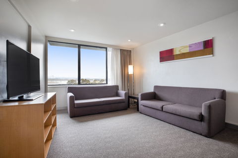 Holiday Inn Melbourne Airport - Geraldton Accommodation 12