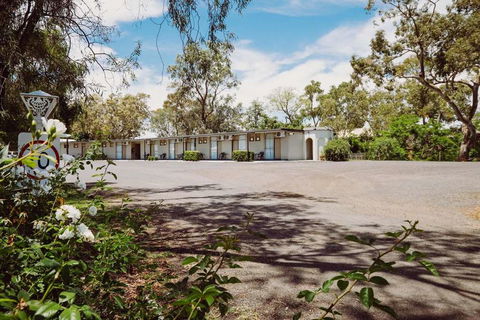 Artesian Spa Motor Inn - Geraldton Accommodation 1