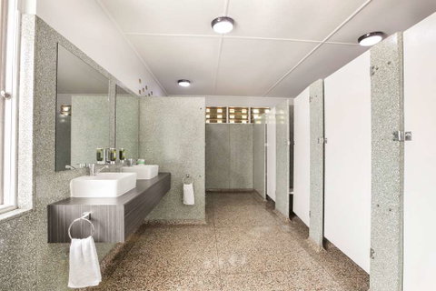 Camp Hill Hotel - Geraldton Accommodation 1