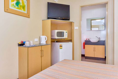 Econo Lodge Karratha - Geraldton Accommodation 11
