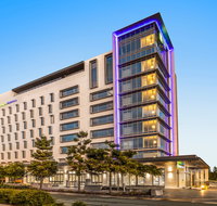Holiday Inn Express/Stes Sunshine Coast - Geraldton Accommodation