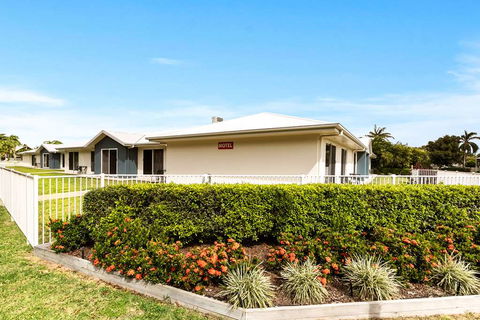 Econo Lodge Beachside - Geraldton Accommodation 1