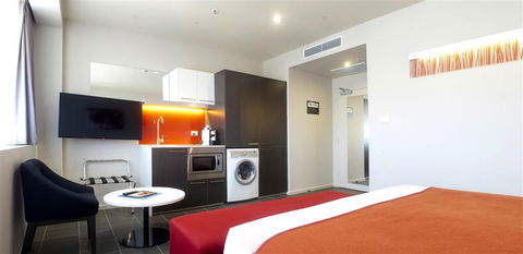 Abode Woden - Geraldton Accommodation 2