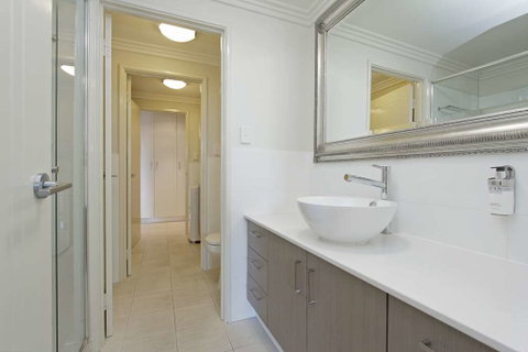 Zappeion Apartments - Geraldton Accommodation 2