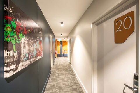 Chardons Corner Hotel - Geraldton Accommodation 0