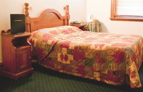 O'Malleys Hotel - Geraldton Accommodation 1