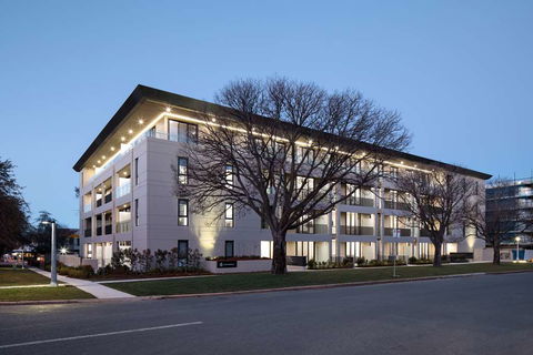 Knightsbridge Canberra - Geraldton Accommodation 0