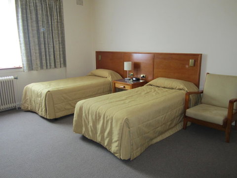 University House - ANU - Geraldton Accommodation 29
