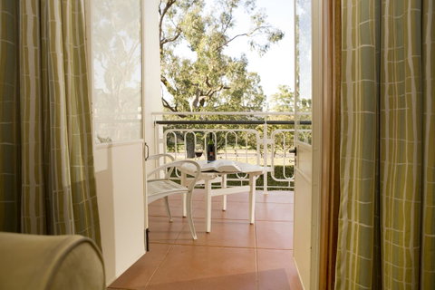 University House - ANU - Geraldton Accommodation 5