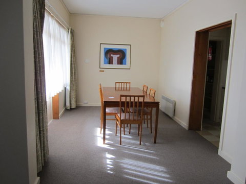 University House - ANU - Geraldton Accommodation 37