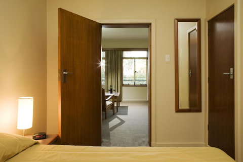University House - ANU - Geraldton Accommodation 19