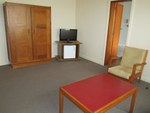 University House - ANU - Geraldton Accommodation 41
