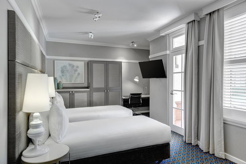 Hotel Kurrajong Canberra - Geraldton Accommodation 4