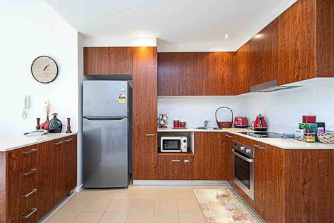 Spacious 1BR Stylish New Acton Apartment +Parking - Geraldton Accommodation 16