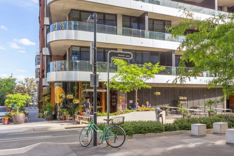 Spacious 1BR Stylish New Acton Apartment +Parking - Geraldton Accommodation 11