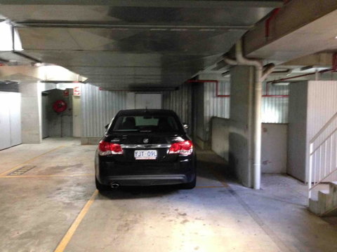 Spacious 1BR Stylish New Acton Apartment +Parking - Geraldton Accommodation 10