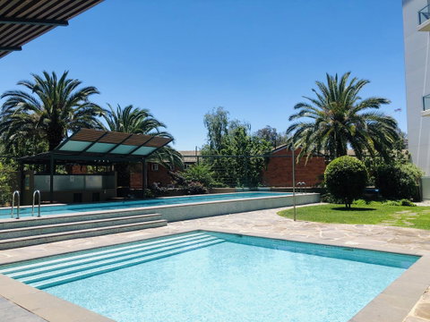 Staying Places - The Avenue - Geraldton Accommodation 1