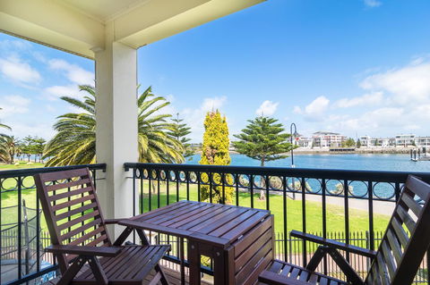 Port Adelaide Harbourside House - Geraldton Accommodation 7