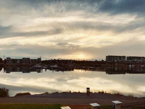 Port Adelaide Harbourside House - Geraldton Accommodation 1