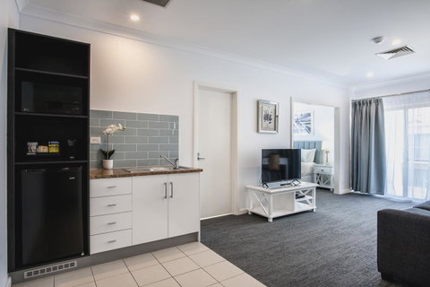 Marina Hotel - Geraldton Accommodation 12