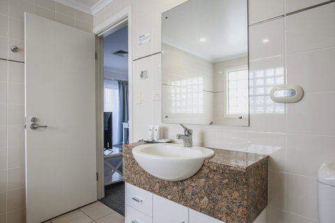 Marina Hotel - Geraldton Accommodation 5
