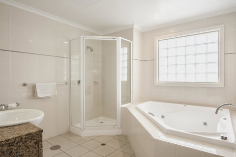 Marina Hotel - Geraldton Accommodation 2