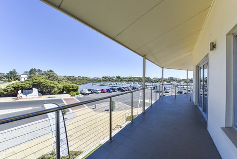 Aloha Waterfront Properties - Geraldton Accommodation 10