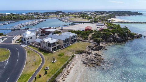 Aloha Waterfront Properties - Geraldton Accommodation 0