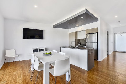 Aloha Waterfront Properties - Geraldton Accommodation 16