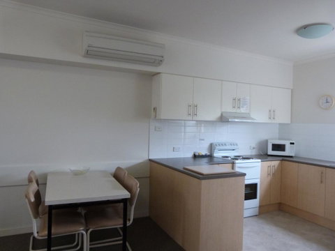 Glenelg Holiday Apartments - Corfu - Geraldton Accommodation 7