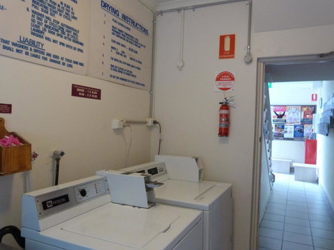 Glenelg Holiday Apartments - Corfu - Geraldton Accommodation 16