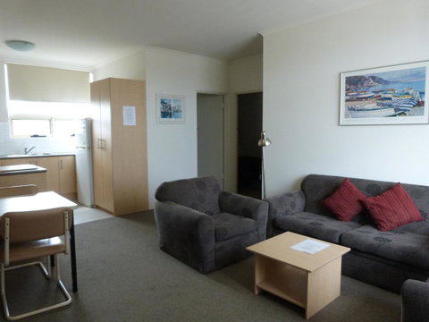 Glenelg Holiday Apartments - Corfu - Geraldton Accommodation 5