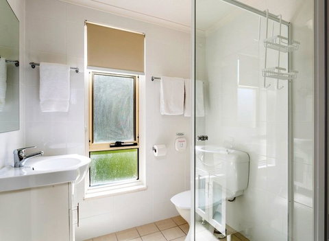 Glenelg Holiday Apartments - Corfu - Geraldton Accommodation 17