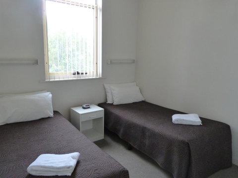 Glenelg Holiday Apartments - Corfu - Geraldton Accommodation 11