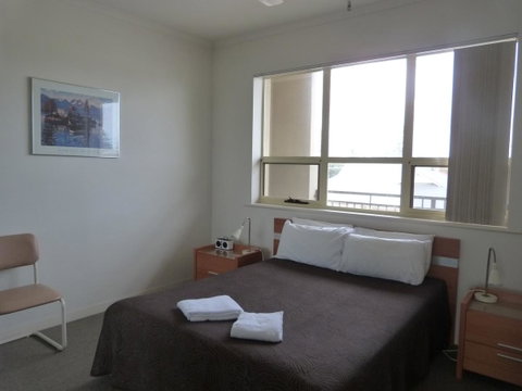 Glenelg Holiday Apartments - Corfu - Geraldton Accommodation 13