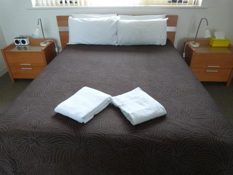 Glenelg Holiday Apartments - Corfu - Geraldton Accommodation 12