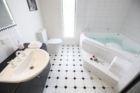 Wine And Roses Bed And Breakfast - Geraldton Accommodation 11