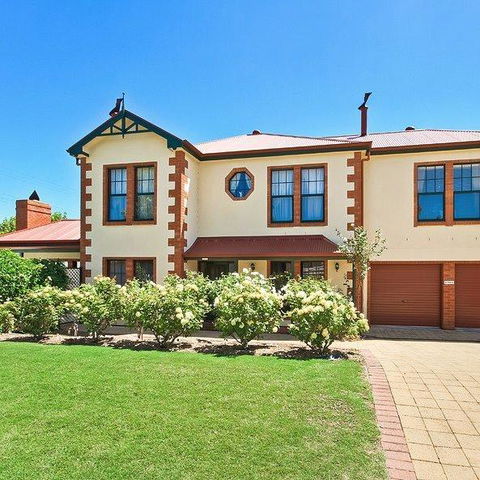 Wine And Roses Bed And Breakfast - Geraldton Accommodation 0