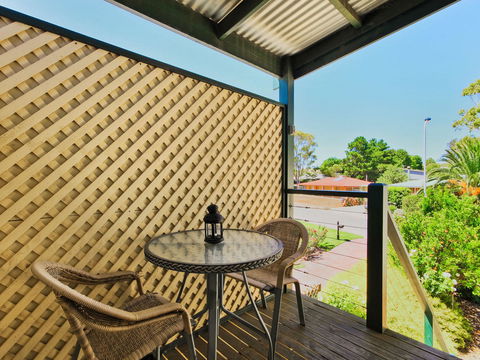 Wine And Roses Bed And Breakfast - Geraldton Accommodation 12