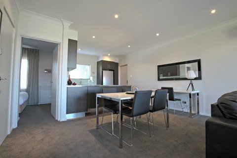 Adelaide DressCircle Apartments - Archer Street - Geraldton Accommodation 8