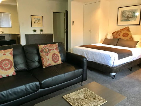 Adelaide DressCircle Apartments - Archer Street - Geraldton Accommodation 6