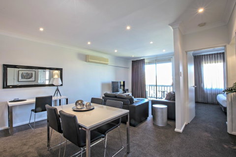 Adelaide DressCircle Apartments - Archer Street - Geraldton Accommodation 0